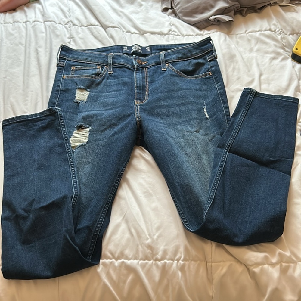 Hollister Women’s High Rise Blue Ripped Skinny Jeans Classic Stretch Size 11 - Picture 4 of 8